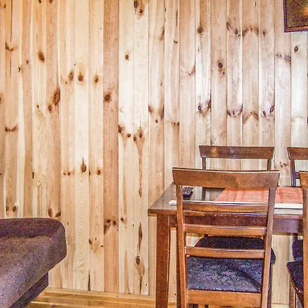 Сasa de vacaciones 2 Bedroom Cozy In *