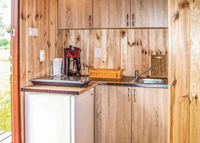 2 Bedroom Cozy In Σπίτι διακοπών Osieki (Koszalin)