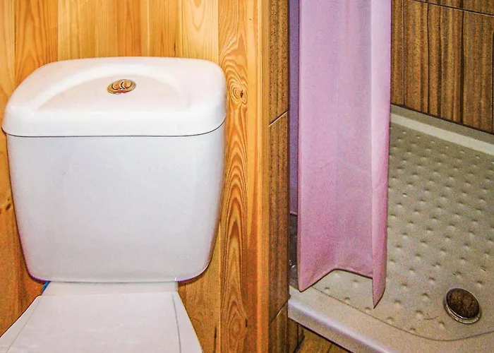 Σπίτι διακοπών 2 Bedroom Cozy In Osieki (Koszalin)